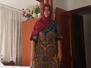 阿拉伯騷女攝像頭前扭腰搖擺